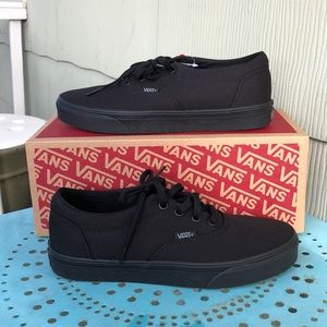 NWT black vans women’s 7.5